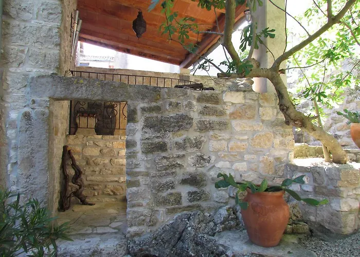 بيت للعطل Summerhouse Beram بازين