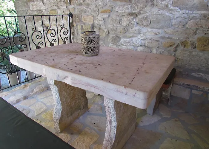 Summerhouse Beram بازين